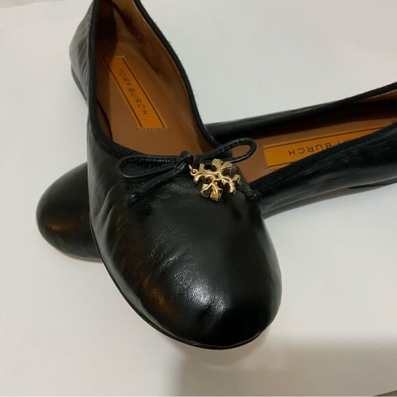 Tory Burch Tory Charm Ballet Flat 10 M Perfect Black Goat Leather Gold Logo $268 - Picture 10 of 11